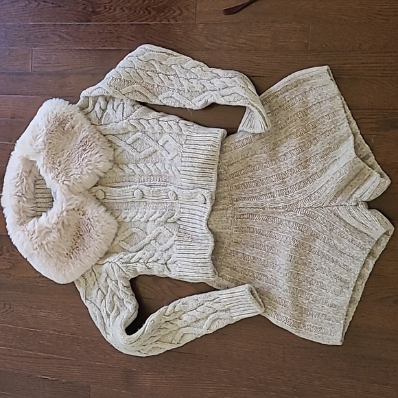 Zara Sweaters - Zara Chunky Knit Cardigan (Sz S) Shorts (Sz M) Set with Faux Fur Collar.